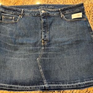 NEW with tags, Old Navy Denim Skirt. Size 22w